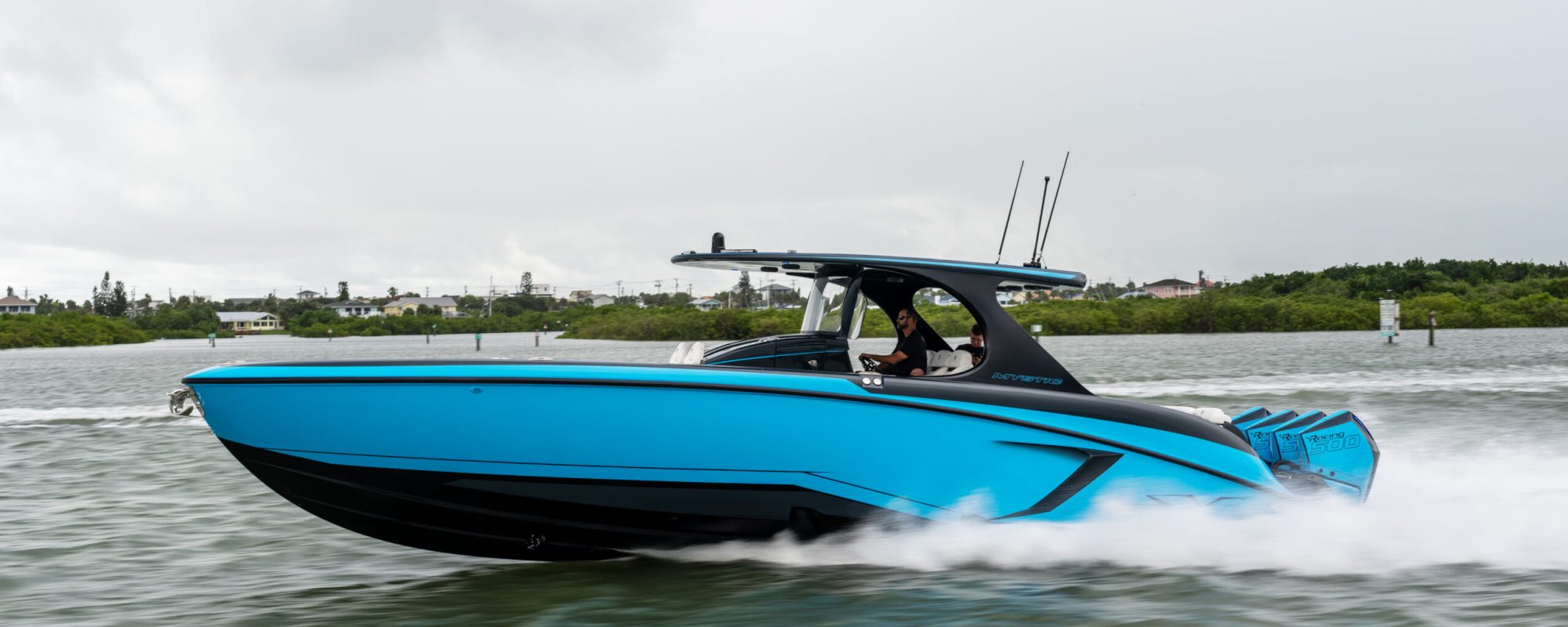 Our best selling craft, the outboard-powered M4200